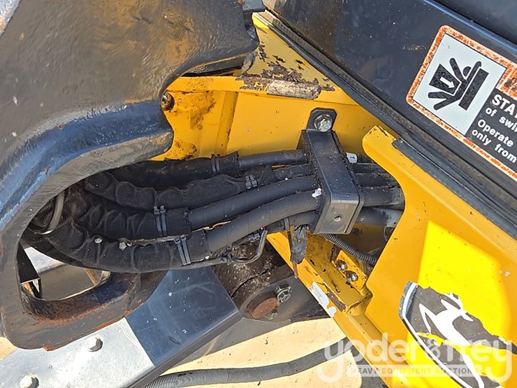 2019-deere-35g-image-35