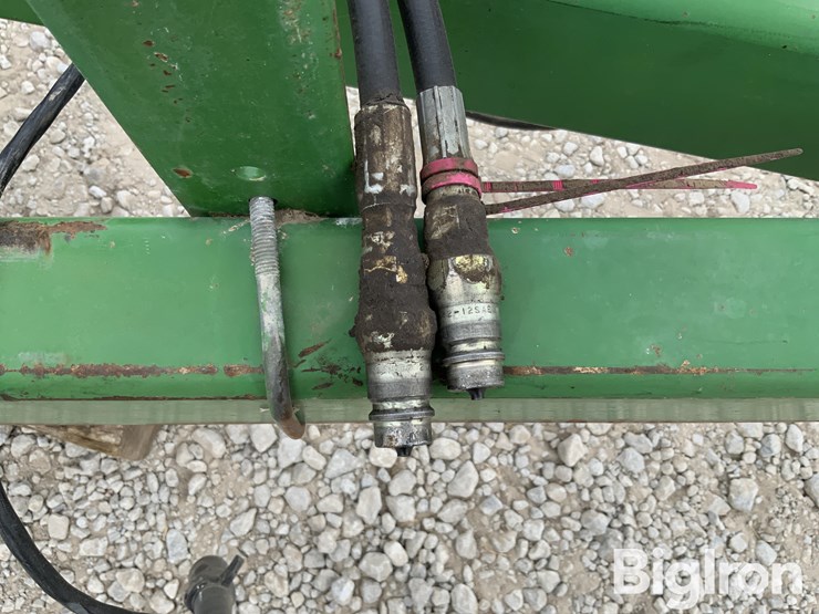 john-deere-630-image-13