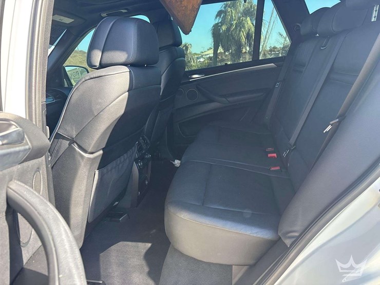 2013-bmw-x5-image-14