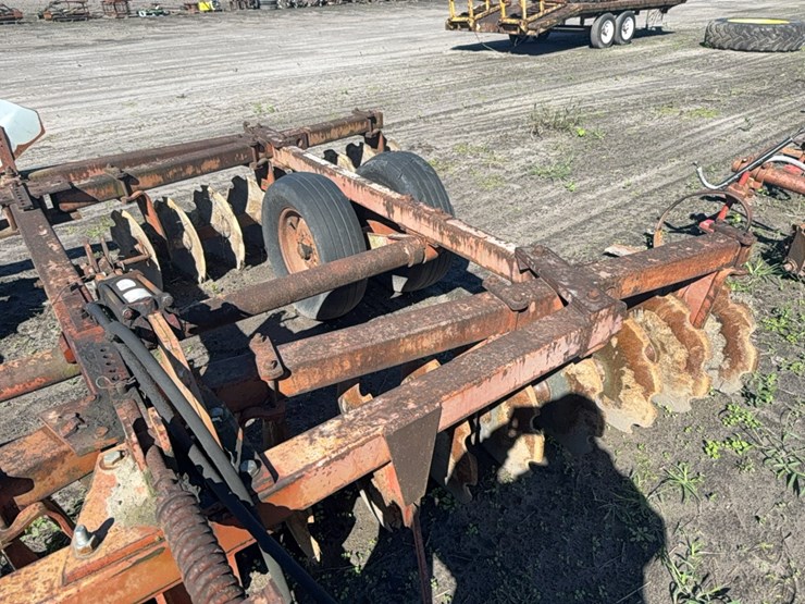 massey-ferguson-620-image-12