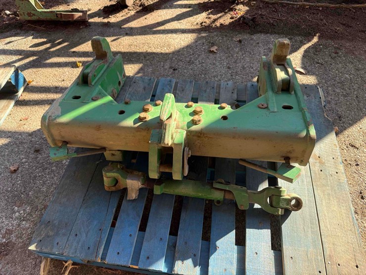 john-deere-quick-hitch-image-2