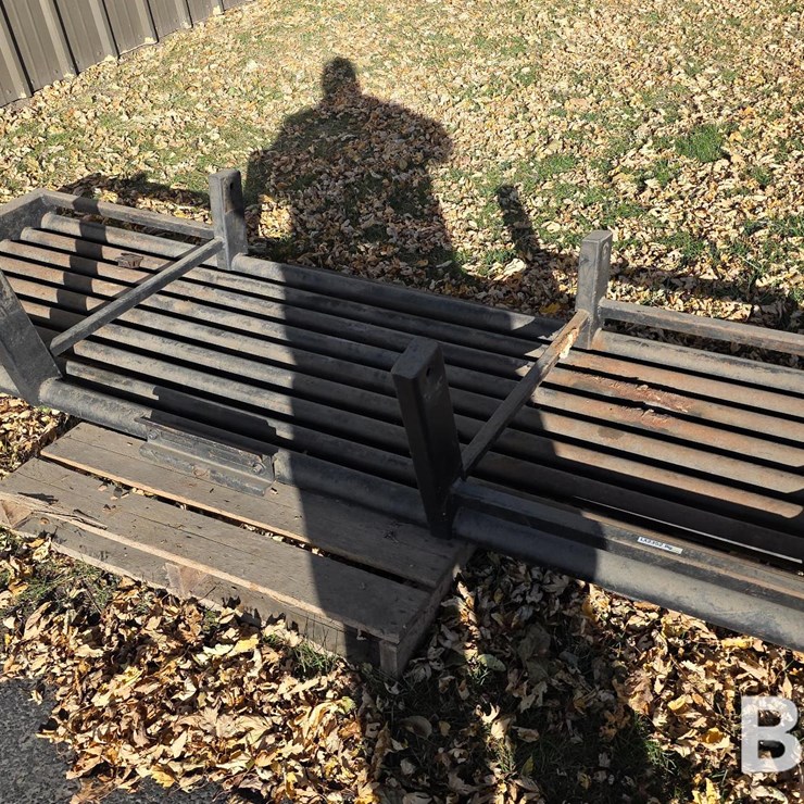 4WD Tractor Rock Box