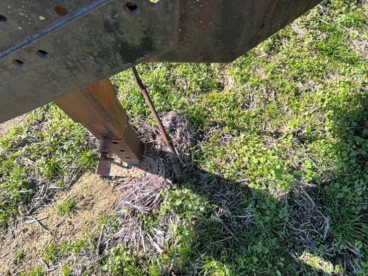 truck-body-with-hydraulic-cylinder,-still-in-place-with-poly-tank,-rinse-tank,-motor,-located-at-107-jernigan-swamp-rd.,-ahoskie,-nc-image-11