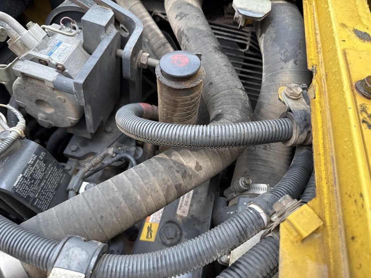 komatsu-pc138us-image-39