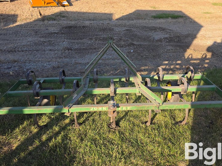 john-deere-f11-field-cultivator-image-6
