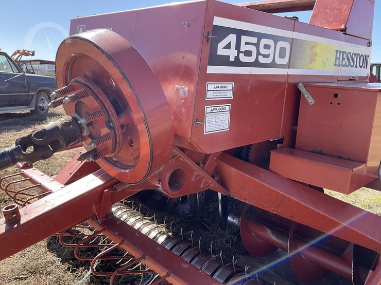 2001-hesston-4590-image-5