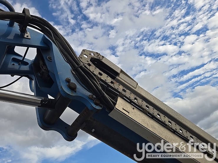 2015-genie-zx-135-image-51