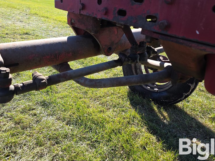 1940-farmall-h-2wd-tractor-image-19