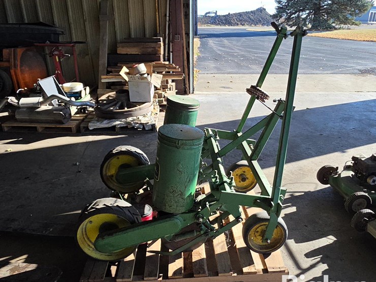 john-deere-2r30"-planter-image-4