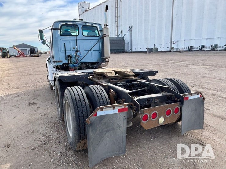 2000-caterpillar-10-image-8