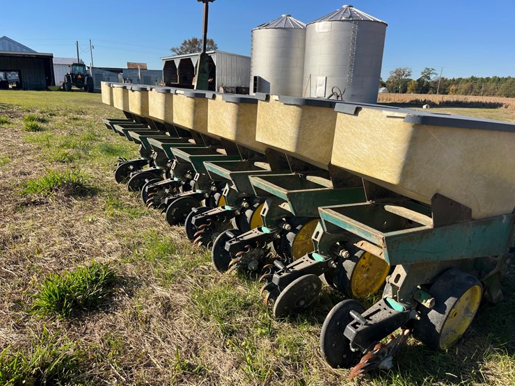 john-deere-7100-image-4