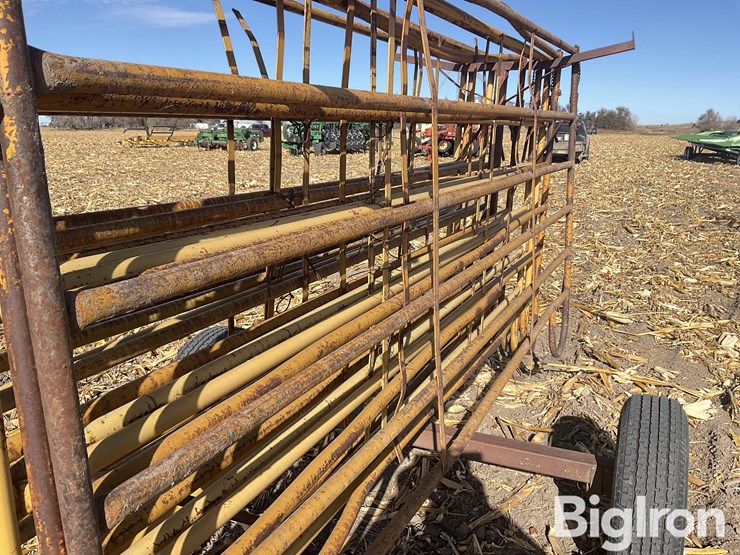 panel-trailer-w/-panels-image-12