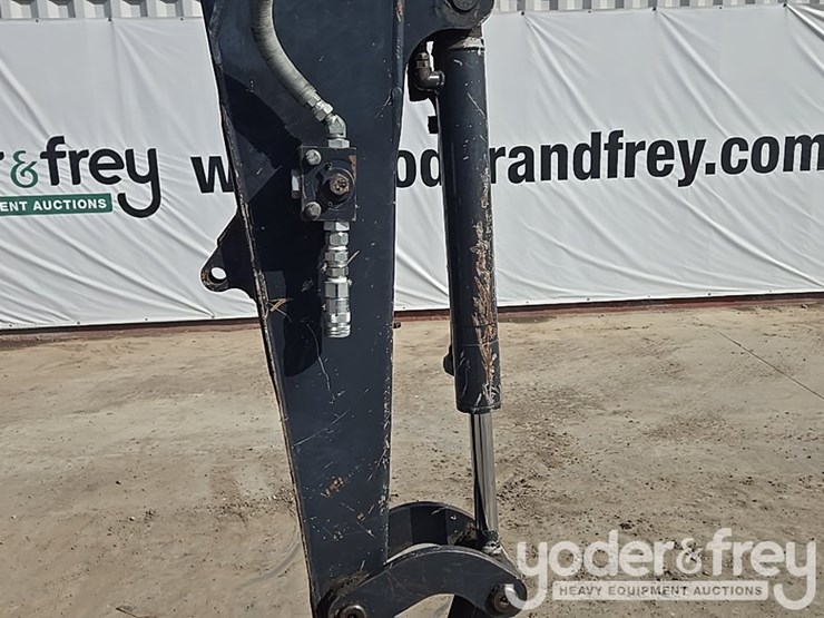 2019-deere-35g-image-45