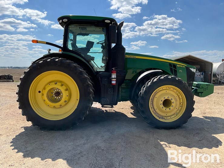 2019-john-deere-8295r-image-4
