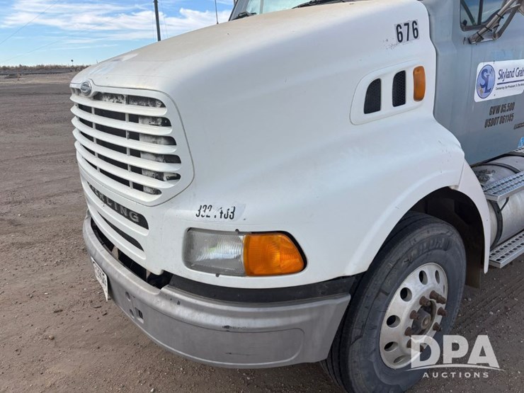 2000-caterpillar-10-image-17