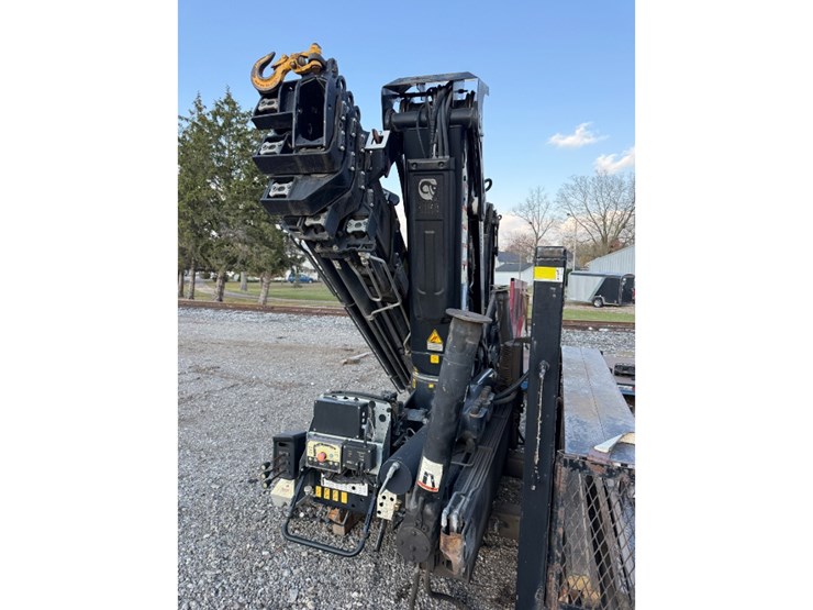 2012-hiab-288-ep-5-hipro-knuckle-crane-w/-22'6"-x-102"-steel-flatbed-w/-headache-rack-&-hiab-forks-image-5