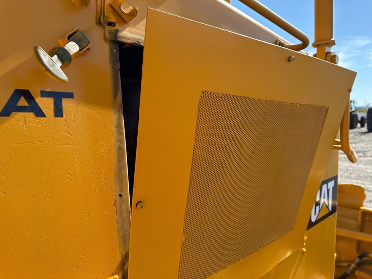 caterpillar-d4h-image-19