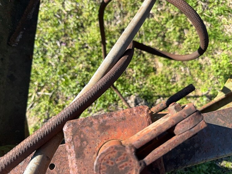 truck-body-with-hydraulic-cylinder,-still-in-place-with-poly-tank,-rinse-tank,-motor,-located-at-107-jernigan-swamp-rd.,-ahoskie,-nc-image-10