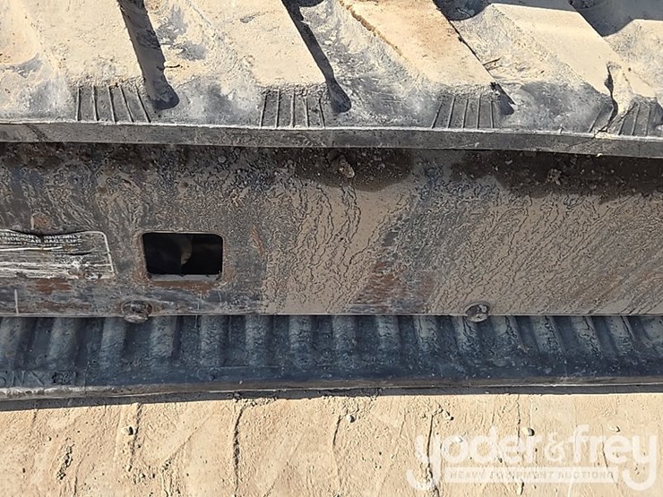 2020-deere-35g-image-24