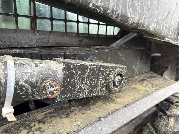 new-holland-lx885-image-22