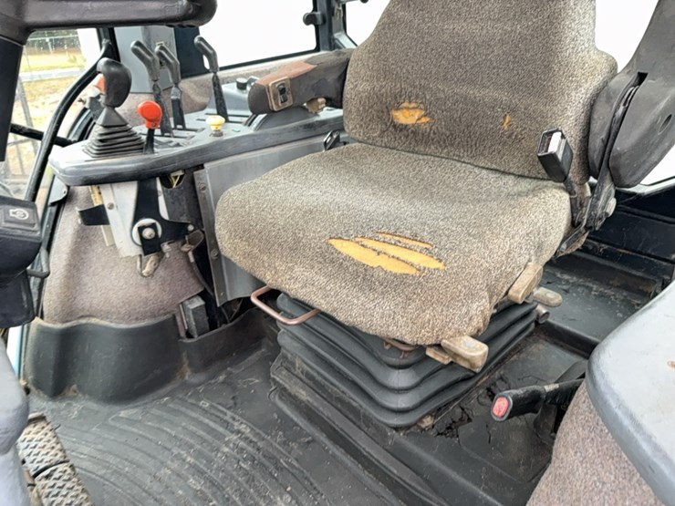 new-holland-8770-image-110