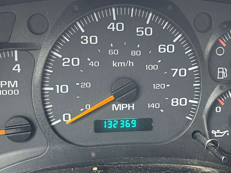 2005-gmc-c8-cable-placer-truck-image-88