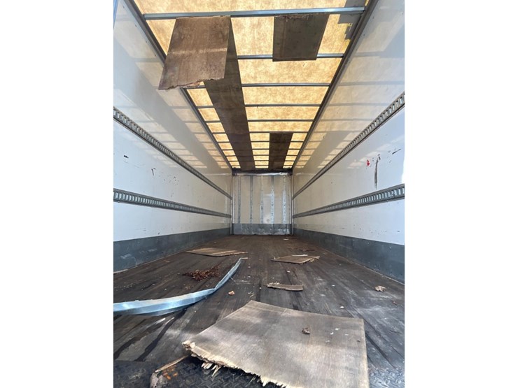 2021-freightliner-m2-106-image-13