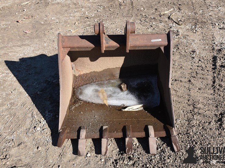 backhoe-bucket-image-1