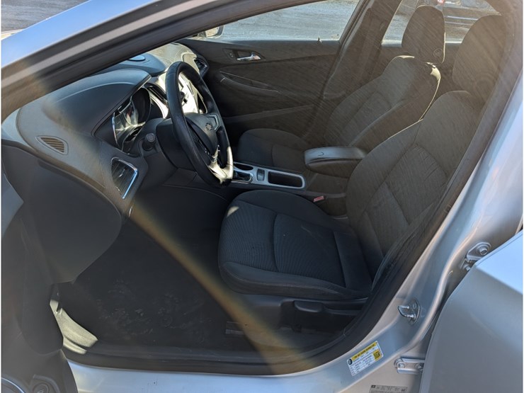 2016-chevrolet-cruze-image-14