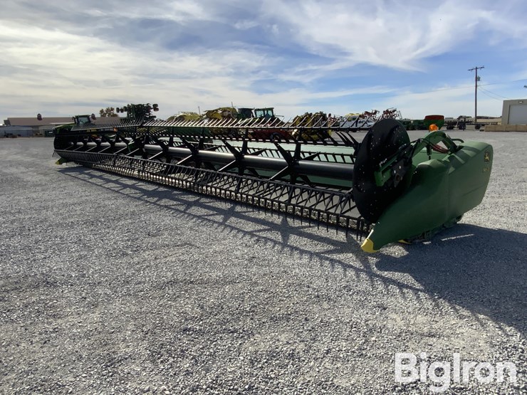 2020-john-deere-745fd-image-1