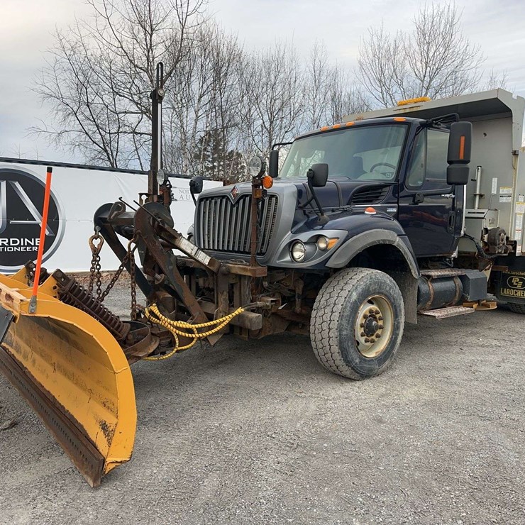 2010 INTERNATIONAL 7400