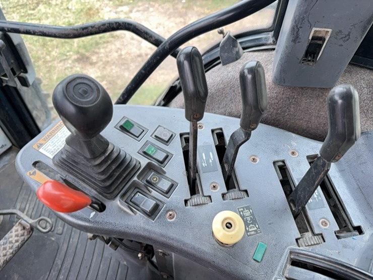 new-holland-8770-image-120