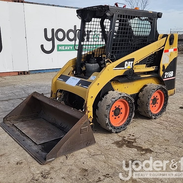 2005 CATERPILLAR 216B