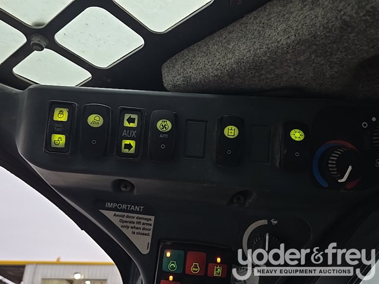 2020-deere-333g-image-78