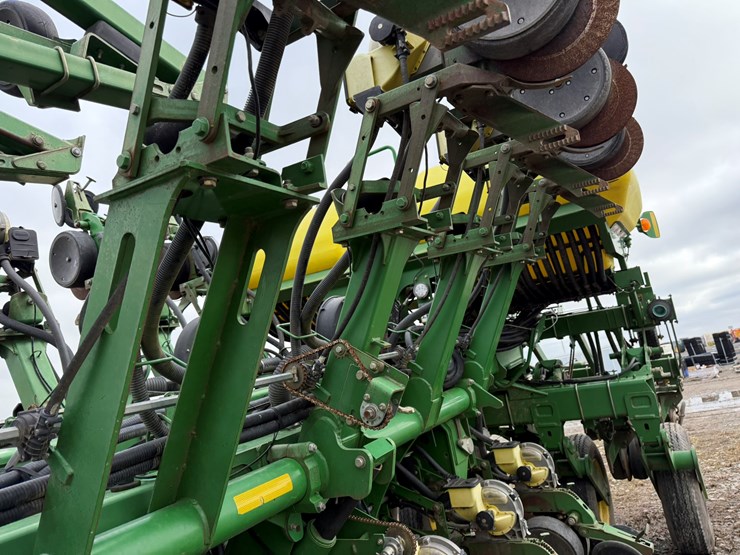 john-deere-1790-image-40
