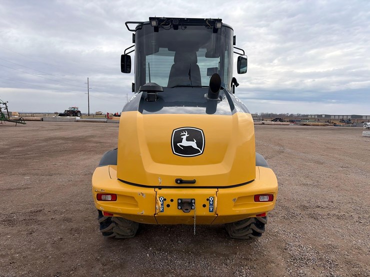 john-deere-324-image-7