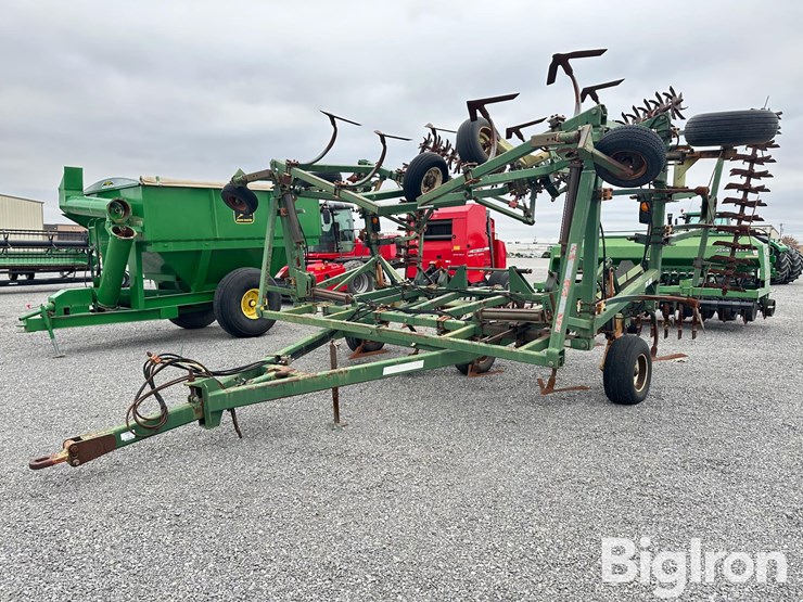 orthman-fallowmaster-930-42'-sweep-plow-image-1