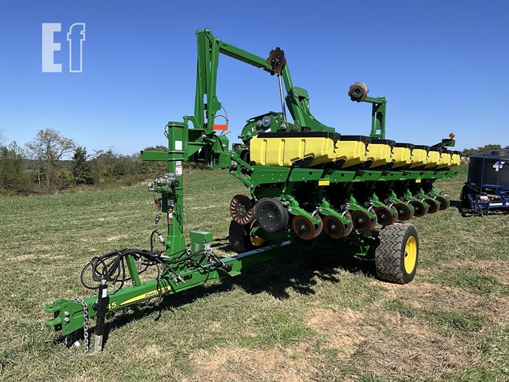 2021-john-deere-1745-image-1