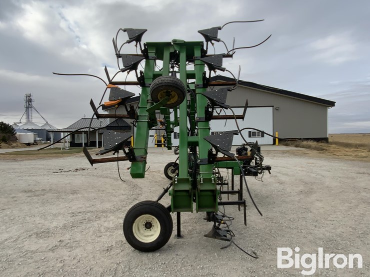 moore-built-25r30-liquid-fertilizer-applicator-image-8