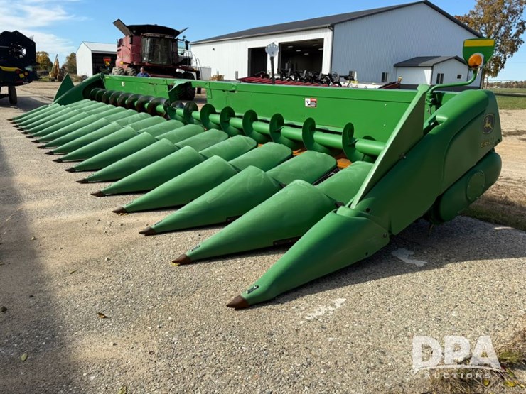 2014-john-deere-616c-image-10
