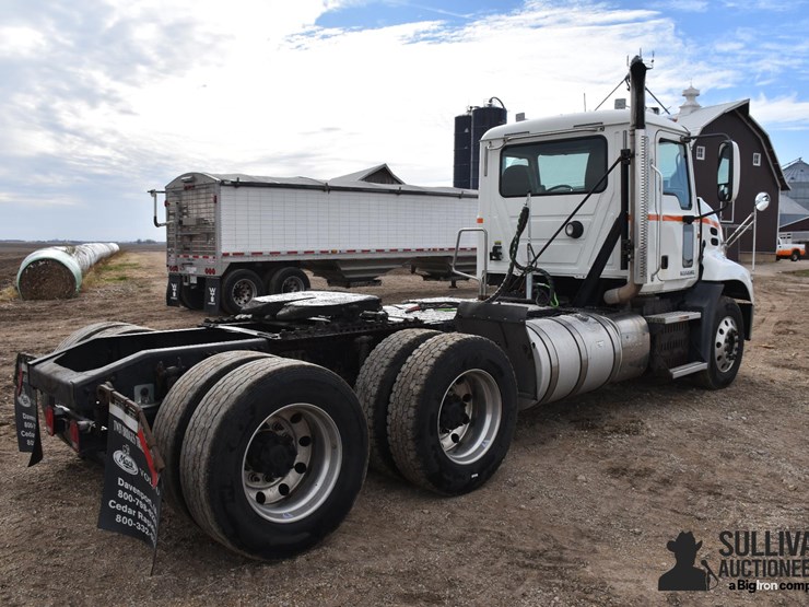 2011-mack-cxu613-t/a-truck-tractor-image-5