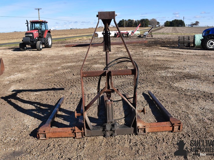 heston-3-pt-bale-mover-image-2