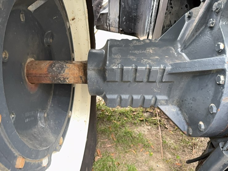 new-holland-8770-image-83