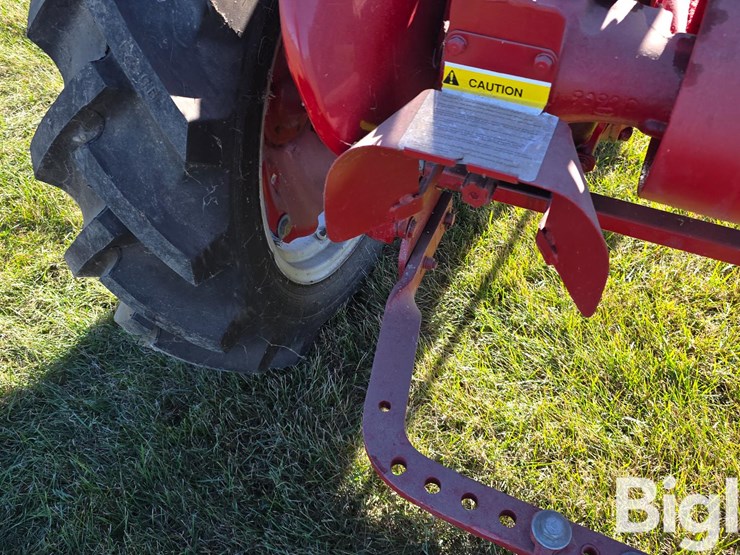 1948-farmall-super-a-2wd-tractor-image-12
