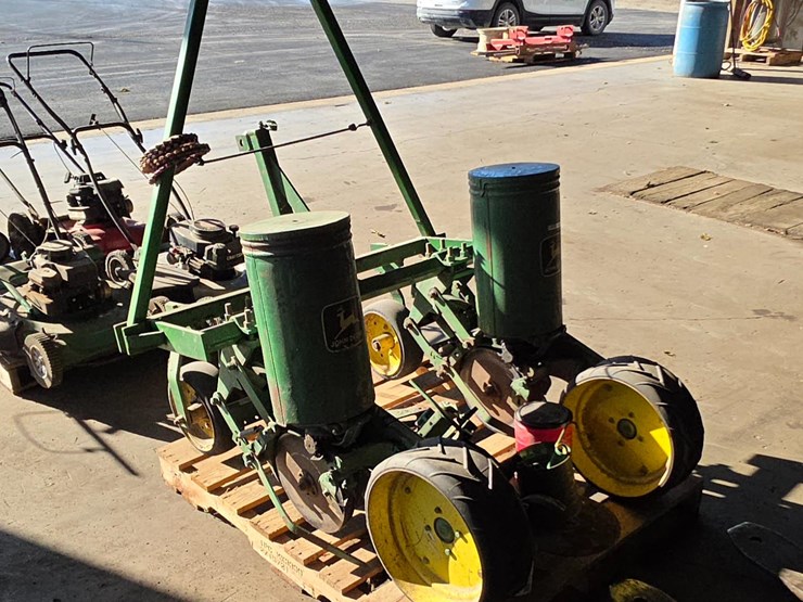 john-deere-2r30"-planter-image-7