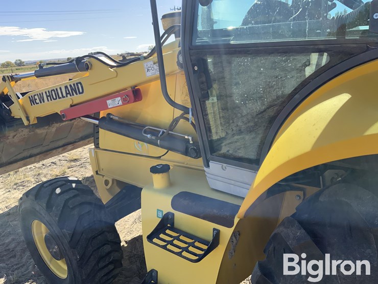 2020-new-holland-b95b-image-16