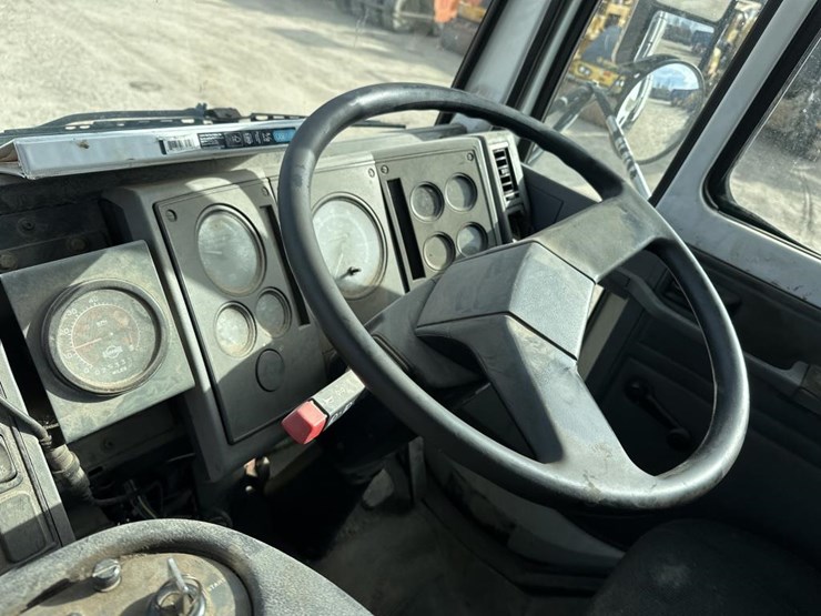 2007-sterling-sc8000-image-44