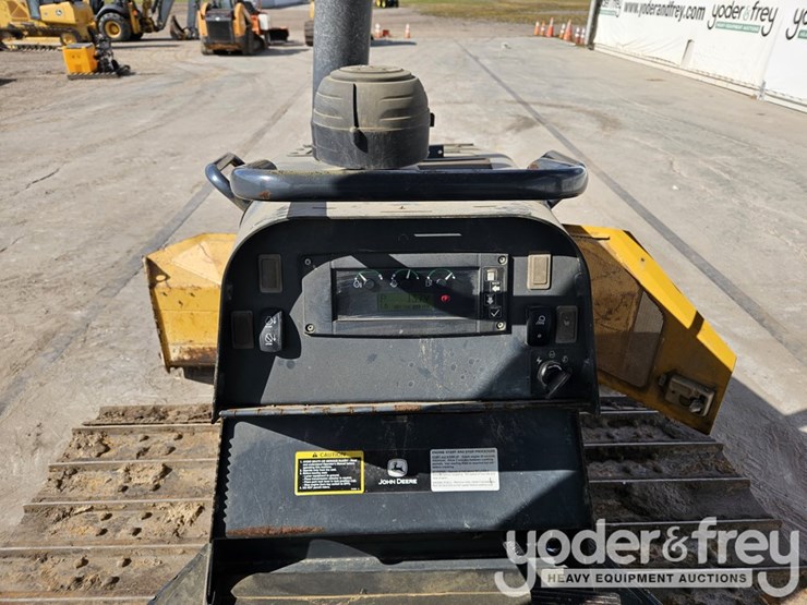 2015-deere-450j-image-33