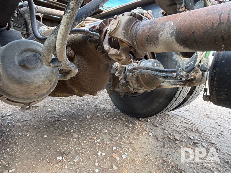 2000-caterpillar-10-image-40