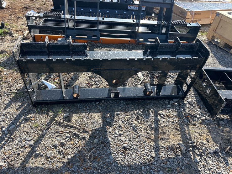 #49-•-skid-steer-pallet-fork-/-hay-spear-frame-image-2